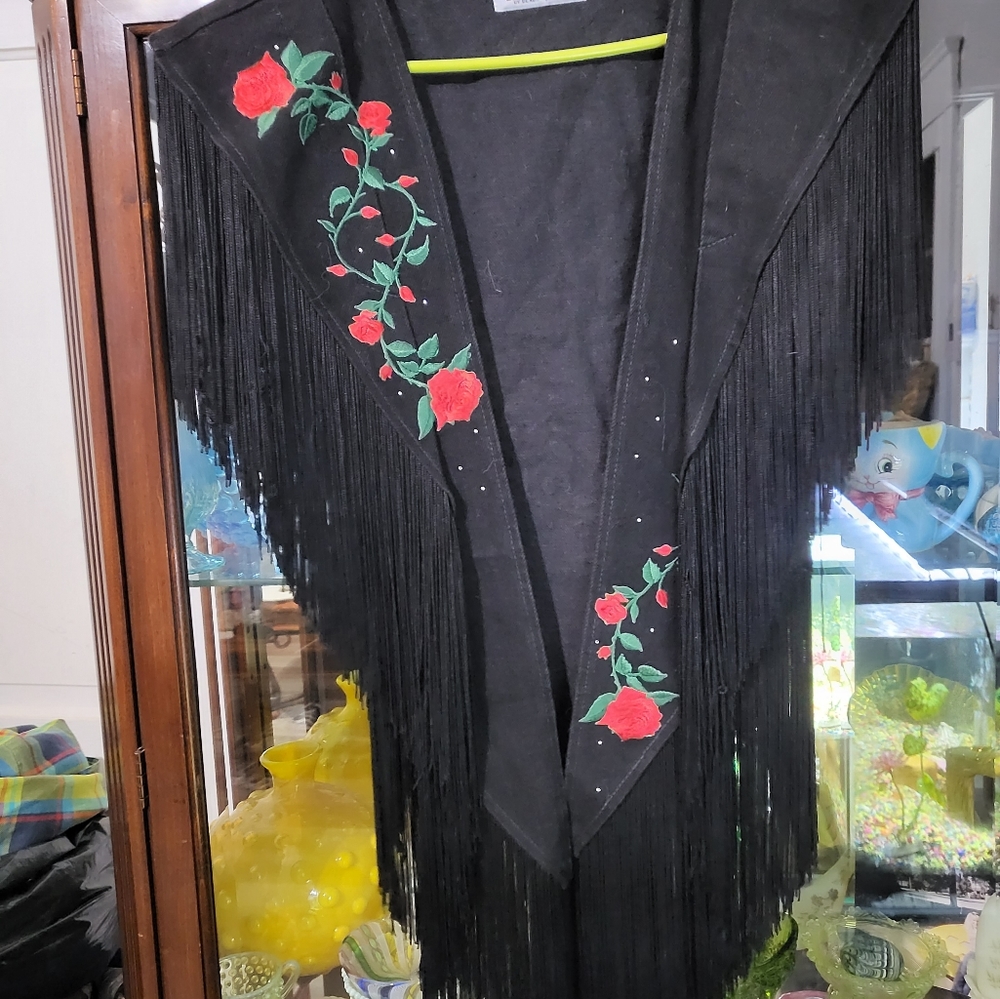 Western embroidery shaw size L